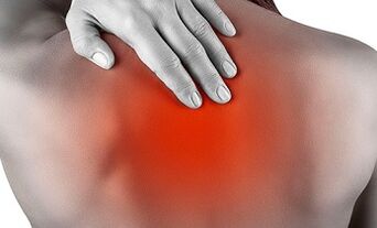 Les principaux symptômes de l'ostéochondose cervicale